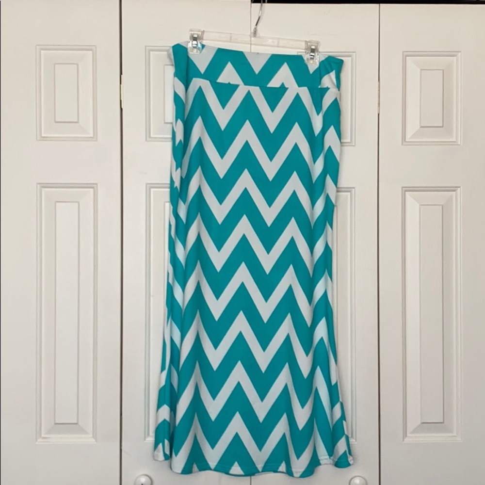 Long Maxi Chevron Print Skirt size XL